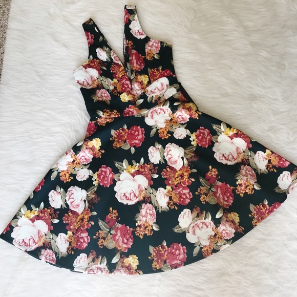 Forever 21 Fit & Flare Floral Dress - Picture 5 of 6